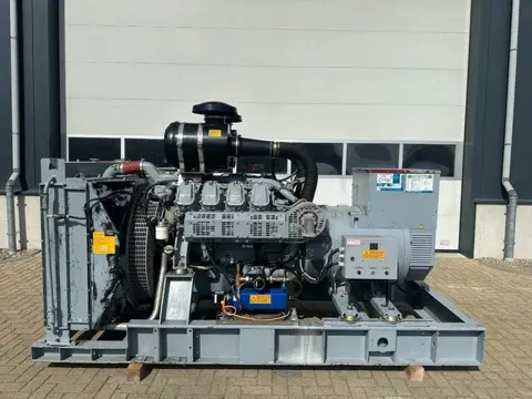Iveco GE 8281 SRI27 00A71 Mecc Alte Spa 450 kVA generatorset ex Emergency 160 hours