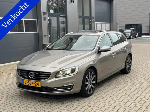 Volvo V60 2.4 D6 AWD Plug-In Hybrid Summum (bj 2013)
