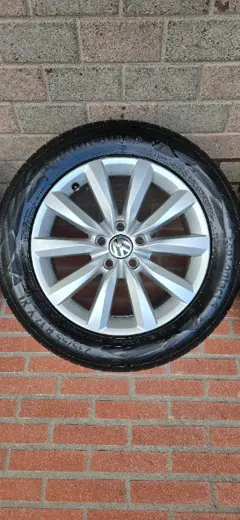 Originele VW velgen met zomerbanden 235 55 17