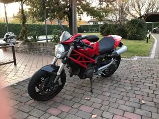 Ducati MONSTER 696 Plus A 2