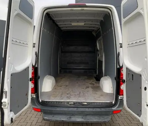 Transport koerier service ophalen en bezorgen