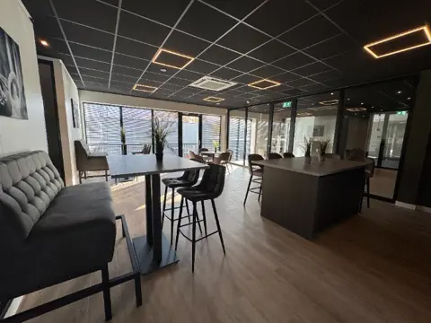 Kantoor te huur in bedrijfsverzamelgebouw