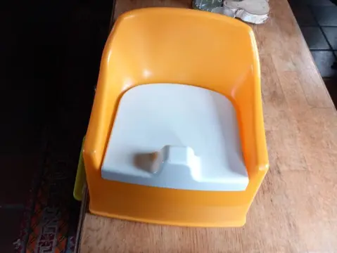 Plaspotje, + toiletverkleiner