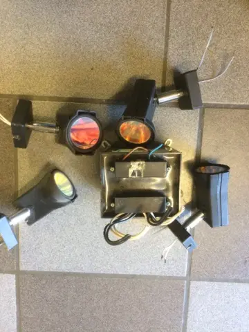 4 gekleurde spots met transfo voor mancave, sfeerverlichting