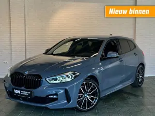 BMW 1-SERIE 118i M Sport Kuipstoelen 19'' Sfeerverlichting Live Cockpit Stuu