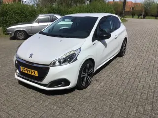 PEUGEOT 208 1.2 PURETECH GT-LINE