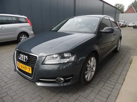 AUDI A3 1.6 TDI AMBIT. PL.B
