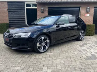AUDI A4 Sport black edition Virtual cockpit xenon 19 