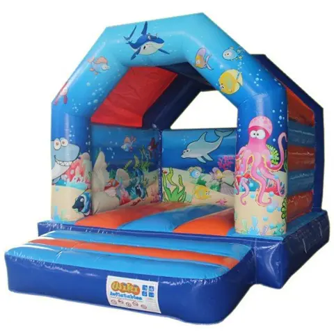 Wie huurt binnenkort een springkussen?