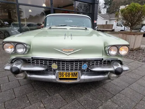 CADILLAC COUPE DE VILLE 1958