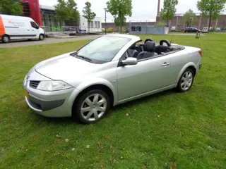 RENAULT MEGANE met nieuwe a p k 