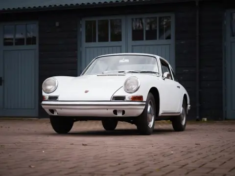 PORSCHE 911 1965 very early chassisnumber 