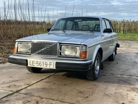 VOLVO 264 GLE