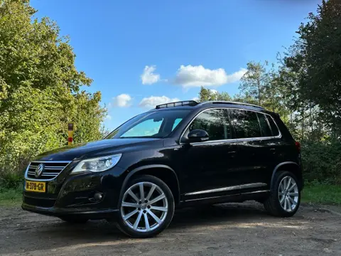 VOLKSWAGEN TIGUAN 2.0 TSI 4Motion DSG-7 R-Line Business TREKHAAK PANO CAMERA 19''