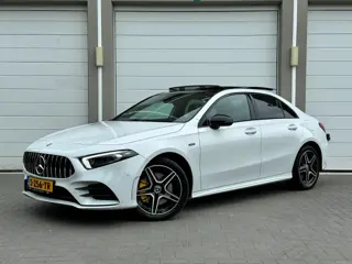MERCEDES-BENZ A-KLASSE A250e Limo AMG Line Hybride Pano Sfeer Night Carplay Widescreen 