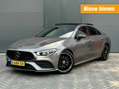 MERCEDES-BENZ CLA-KLASSE 200 AMG Night Panoramadak Keyless Sfeer Camera