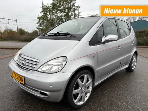 MERCEDES-BENZ A-KLASSE 210 EVOLUTION LANG / AUTOMAAT / UNIEK / LEER / PDC