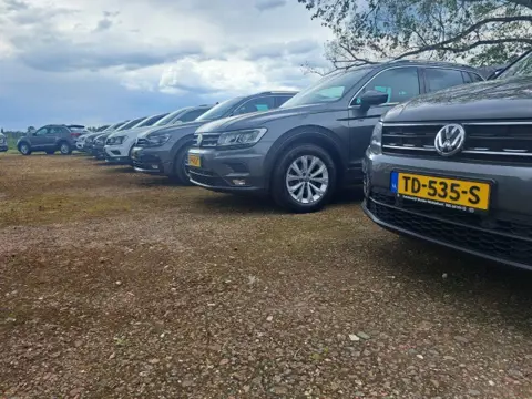 VOLKSWAGEN TIGUAN 15 X TIGUAN vanaf Â 9.450 !! R-Line Highline Comfortl.