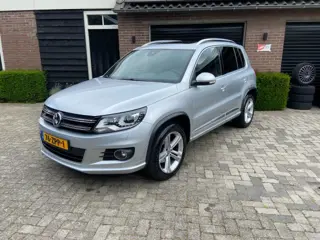 VOLKSWAGEN TIGUAN 1.4 TSi 160 pk Sport&Style R-line PANO Stoelverwarming Lane assi