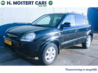 Hyundai Tucson 2.0i Style Supreme * APK * AIRCO * NIEUWE BANDEN * TREKHAAK * FULL OPTIONS *