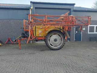 Douven Getrokken  Veldspuit 27 meter  2000 liter