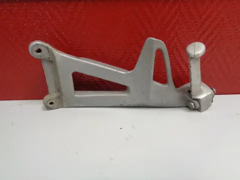 DUO VOETSTEUN LINKS Triumph Sprint ST 955 1999 - 2005