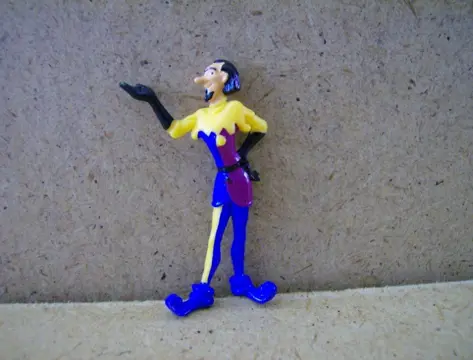 Klokkenluider van notre dame poppetje 9 adv5516