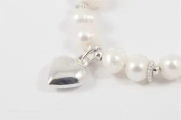 De mooiste babyarmbandjes en kinderarmbandjes {nieuw}!