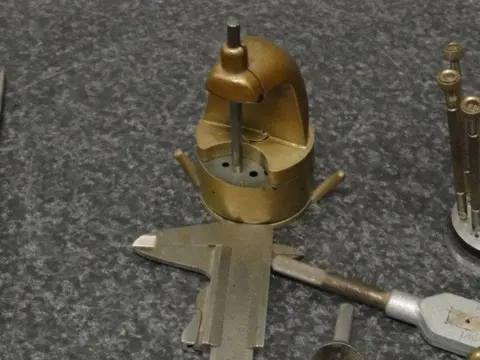 Gereedschap voor uurwerk hersteller - IJzer (gegoten/gesmeed) - 20e eeuw