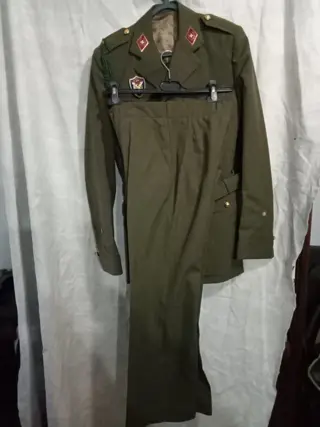 Spanje - Medische corps - gala-uniform + badges - 1970