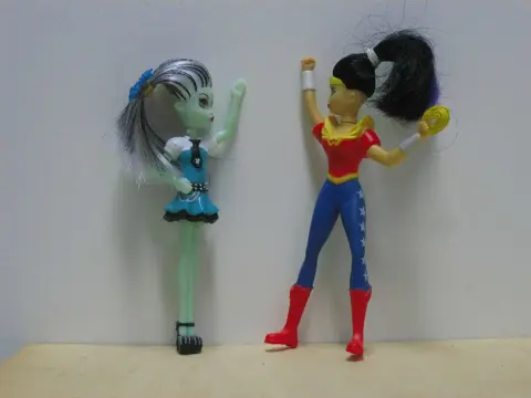 Wonder Woman 2016 en Frankie Stein 2015 Monster High [WKS47]