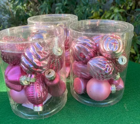 KOKER MET 10 KERSTBOOM BALLEN ROZE NIEUW