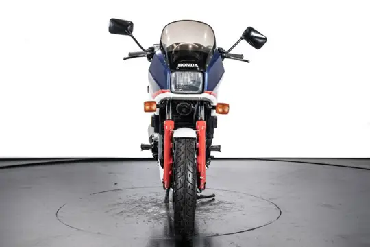 Honda - VF 500 F - 1985