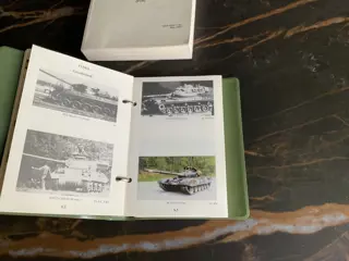 Nederland - Leger/Infanterie - Boek, Uniform/ Srebrenica - 1996