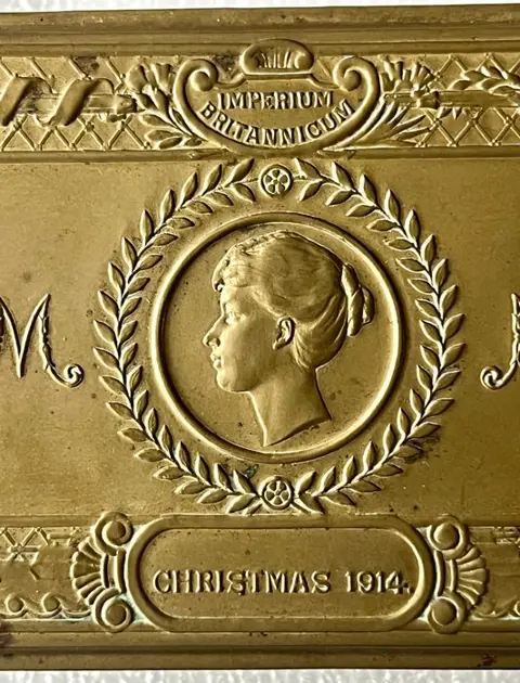 Groot Brittannië - Princess Mary (GB) gift fund box / tabaksdoos aan militairen aan het front, kerstmis 1914 - 1914