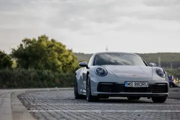 Porsche - Carrera 911 (992) 4S - 2021