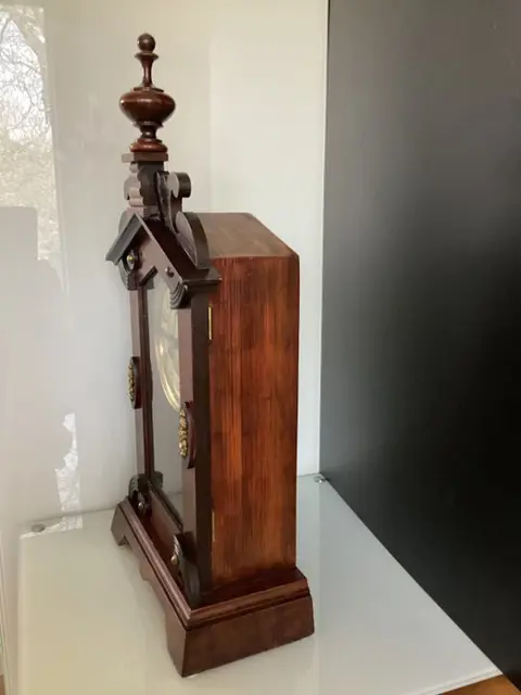 Antieke pendule met decoratieve slinger, Gründerzeit Art Nouveau - Glas, Hout, Messing - circa 1900