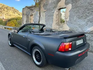 Ford - Mustang - 2001
