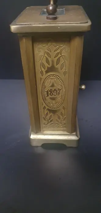 Reiswekker muziekdoos - Paul Landenbetger - Glas, Messing - circa 1900