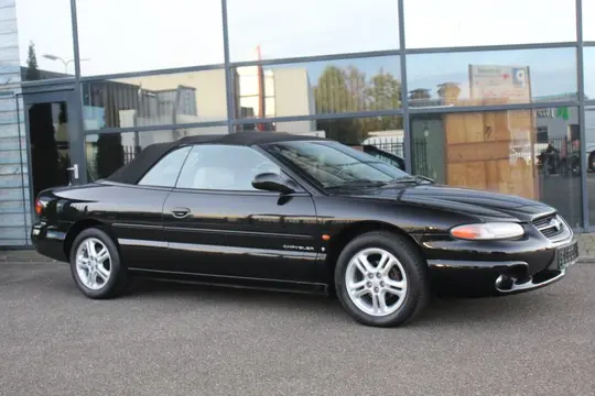 Chrysler - Stratus 2.5 V6 LX - NO RESERVE - 1996