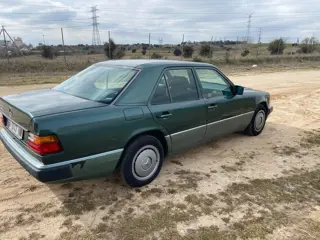 Mercedes-Benz - 220E - 1992