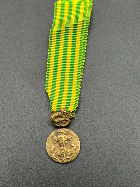 Frankrijk en Indochina - Lot van 5 medailles (kortingen)