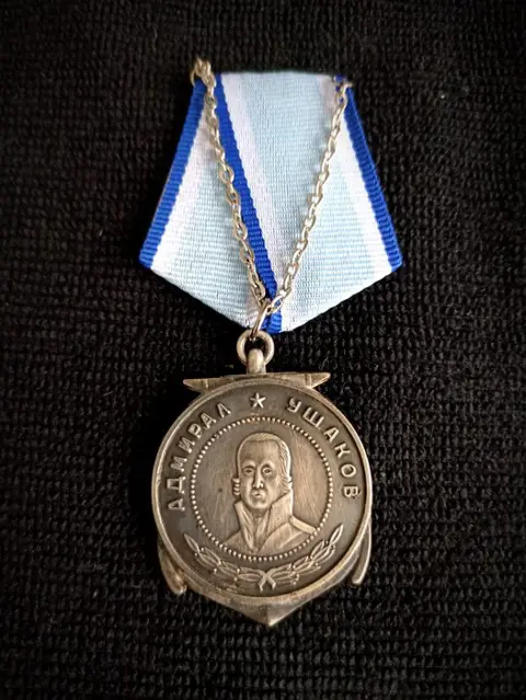 Sovjet Unie - Marine Corps. - De Battle Navy-medaille "ADMIRAL USHAKOV" - REPLICA