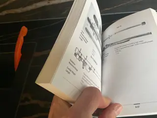 Nederland - Leger/Infanterie - Boek, Irak Kosovo Libanon Angola Albanië - 1999