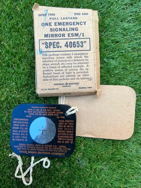 Verenigde Staten van Amerika - WW2 Unique Emergency Signaling Mirror ESM2 - Commando - Airborne - Ranger - OSS - WITH ORIGINAL BOX!