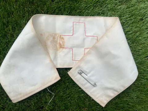 Verenigde Staten van Amerika - Very Rare WW2 USA Medical Brassard - Medic - First Aid - Used by French resistance / Free French -