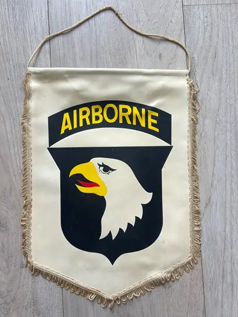Verenigde Staten van Amerika - Beautiful very early 101st Airborne Anniversary Banner - 101st Airborne - OLD - Best / Eindhoven - Band ofBrothers