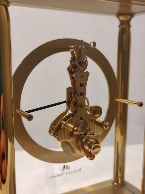 Skeletklok - Matthew Norman - Verguld, gelakt messing - Eind 20e eeuw