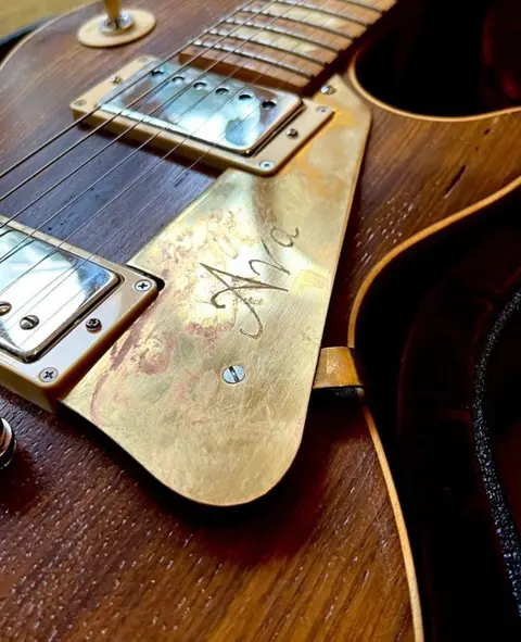 Paoletti - Les Paul shaped Paoletti owned, played and signed by Richie Sambora (Bon Jovi) - Elektrische gitaar