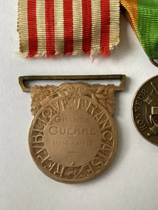 Frankrijk - Drie oude Médailles , uit 1870 en Grande Guerre 1914-1918